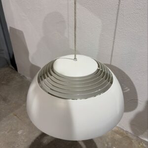 ikoniczna lampa aj royal proj. arne jacobsena dla louis poulsen, dania 1950s
