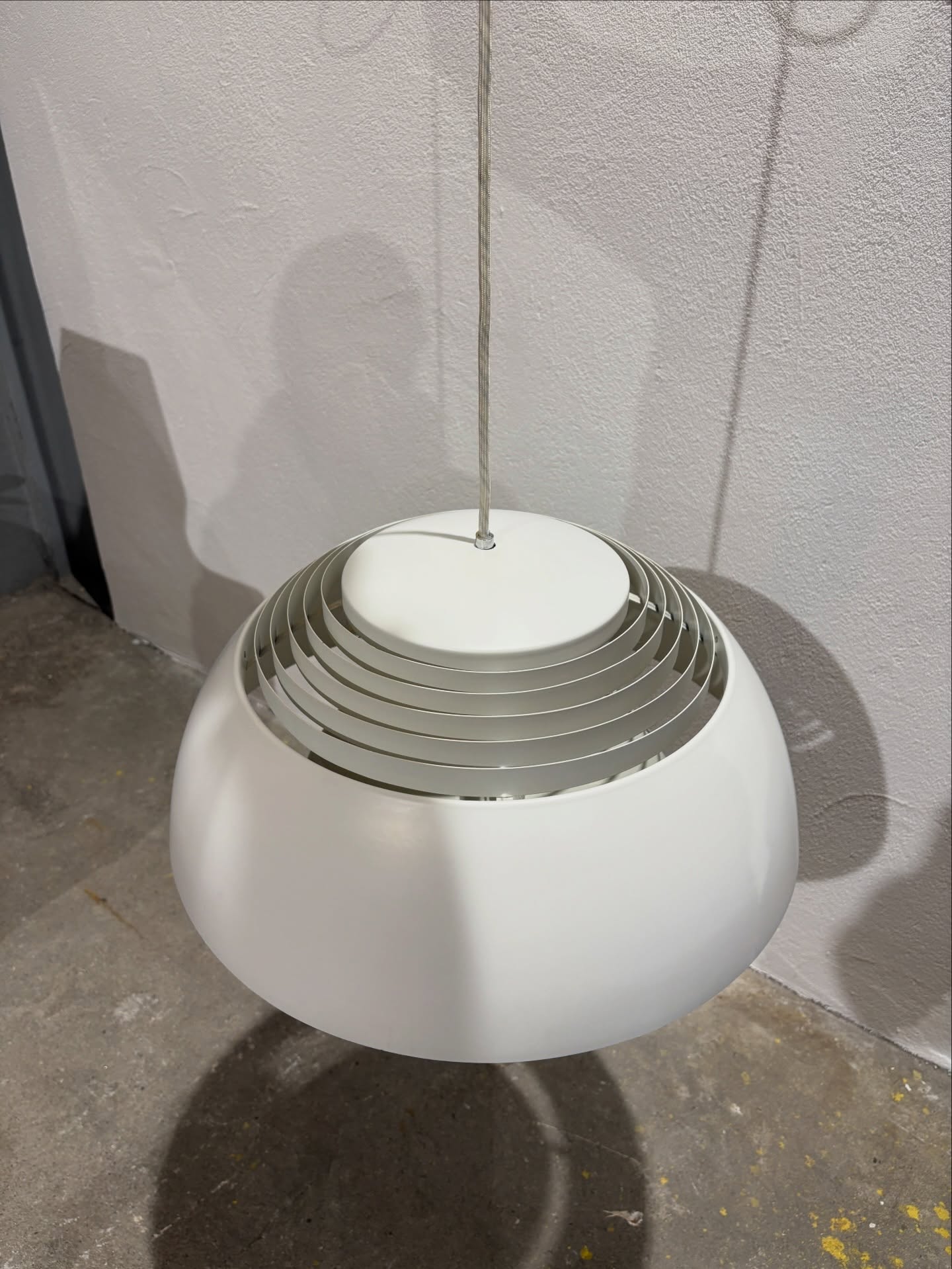 ikoniczna lampa aj royal proj. arne jacobsena dla louis poulsen, dania 1950s ikoniczna lampa aj royal proj. arne jacobsena dla louis poulsen, dania 1950s