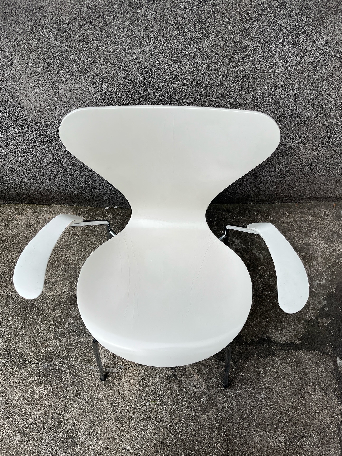 krzesło z giętej sklejki z podłokietnikami, model 3207, „seria 7” proj. arne jacobsena dla fritz hansen krzesło z giętej sklejki z podłokietnikami, model 3207, „seria 7” proj. arne jacobsena dla fritz hansen